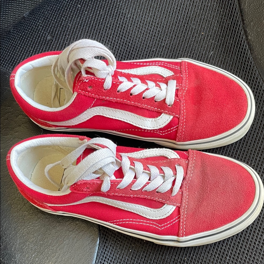 Vans Men's Red Old School Skater Shoes. Good Condition. Men's 4. Women's 5.5.